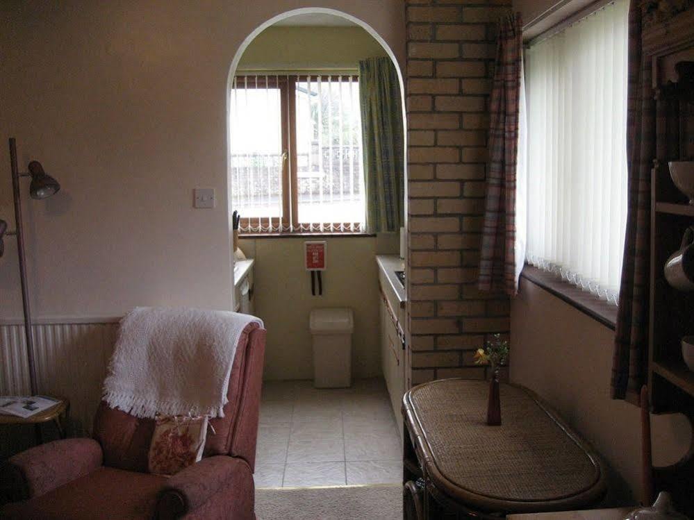 Cae Y Rhedyn Annexe Hotel Крикоуел Екстериор снимка